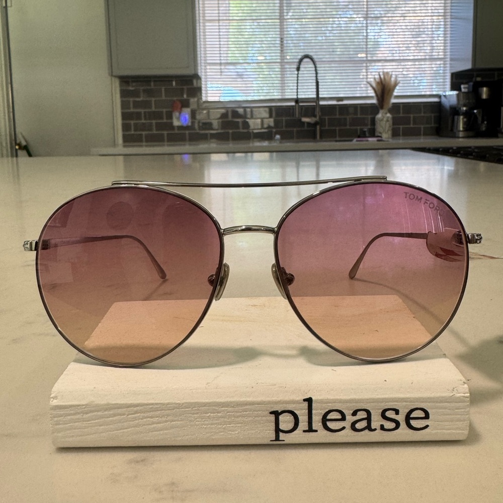 SOLD✨🤍FINAL SALE💫Tom Ford
Women's Cleo 59mm Sunglasses - Picture 3 of 16